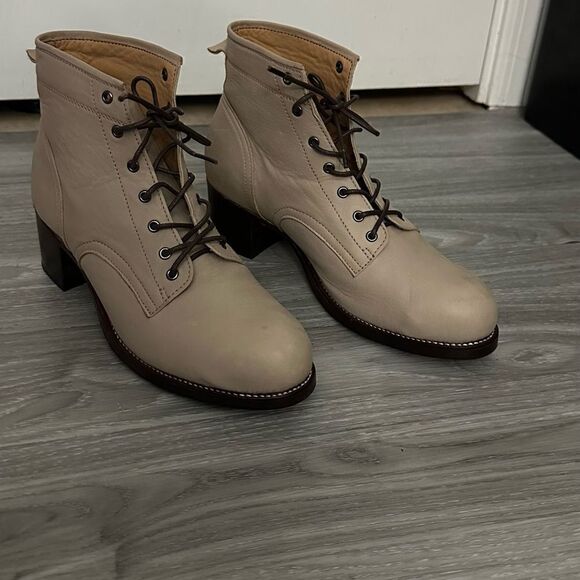 ADELANTE BOOTS SIZE 8.5 - Picture 3 of 9